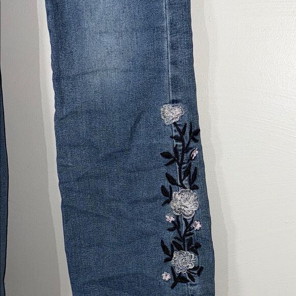 Blue Flare & Wide Leg Jeans with Floral Details - Picture 2 of 14